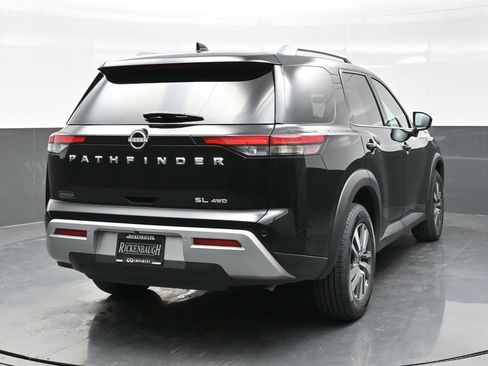 Used 2025 Nissan Pathfinder SL image 2