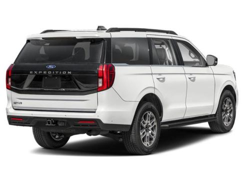 Used 2025 Ford Expedition Active AWD/4WD image 2