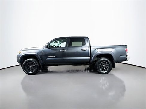 Certified 2020 Toyota Tacoma SR5 image 5