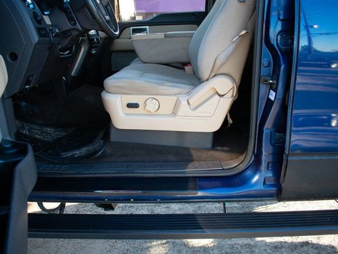 Used 2011 Ford F150 XLT w/ XLT Chrome Pkg image 10