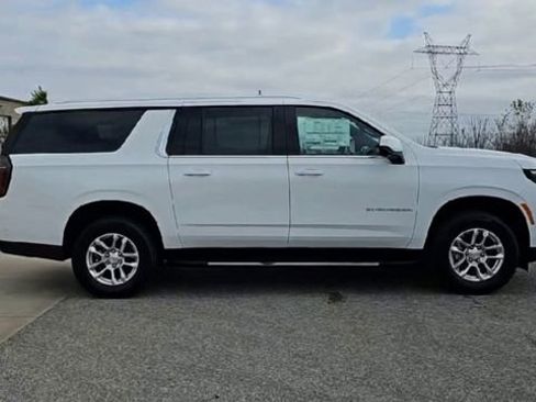 New 2026 Chevrolet Suburban LS RWD image 9