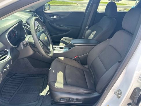 Used 2023 Chevrolet Malibu LT FWD image 15