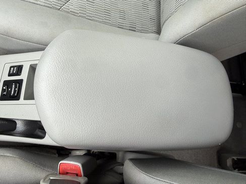 Used 2012 Toyota RAV4 4WD w/ Value Pkg image 33