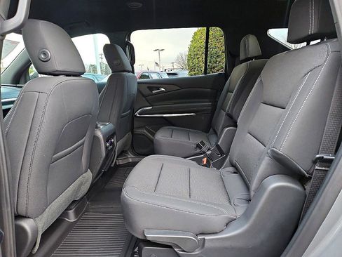 New 2026 Chevrolet Traverse LT image 10