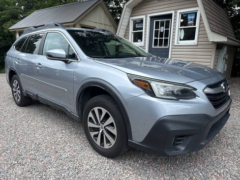 Used 2022 Subaru Outback Premium AWD/4WD image 3