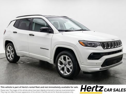 Used 2025 Jeep Compass Latitude AWD/4WD image 1