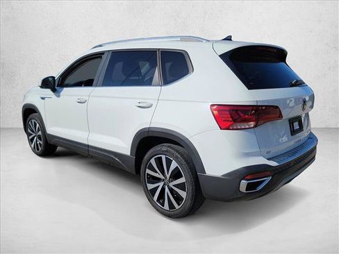 Used 2022 Volkswagen Taos SE FWD image 7