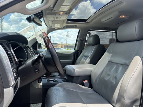 Used 2018 Toyota Sequoia Platinum AWD/4WD image 28