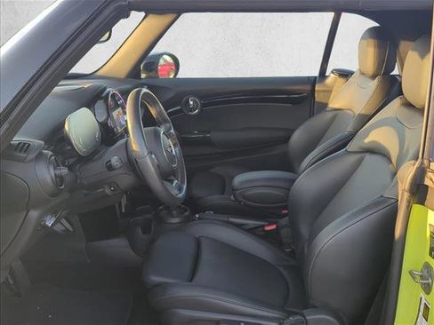 Used 2022 MINI Cooper S w/ Premium Package image 9