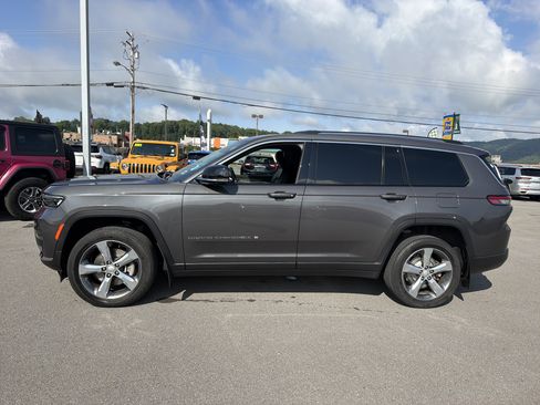 Used 2021 Jeep Grand Cherokee L Limited AWD/4WD image 10