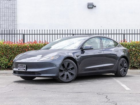 Used 2025 Tesla Model 3 Long Range RWD image 3