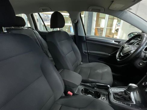 Used 2019 Volkswagen Golf S image 24