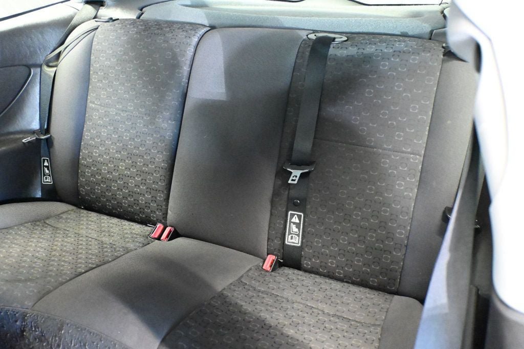 Used 2003 Ford Focus ZX3 Hatchback FWD image 8