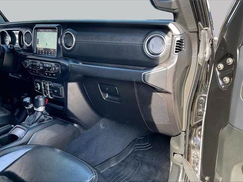 Certified 2018 Jeep Wrangler Unlimited Sahara AWD/4WD image 17