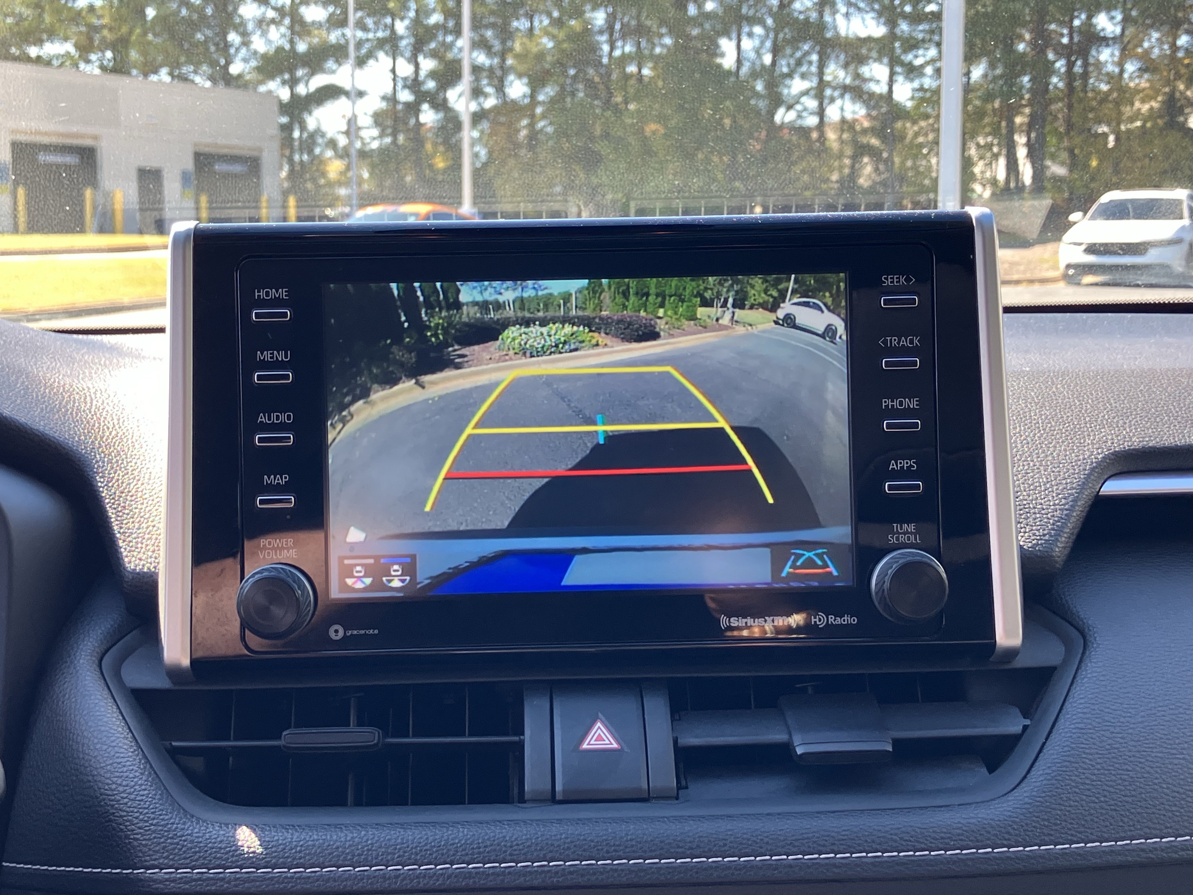 Used 2019 Toyota RAV4 XLE w/ Convenience Package FWD image 27