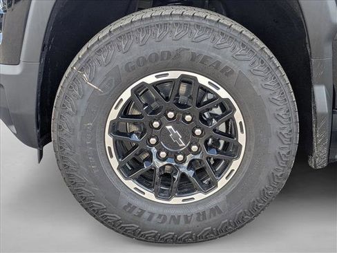 New 2026 Chevrolet Silverado EV Trail Boss image 9