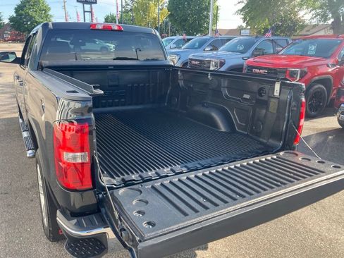 Used 2019 GMC Sierra 1500 SLE w/ SLE Value Package AWD/4WD image 10