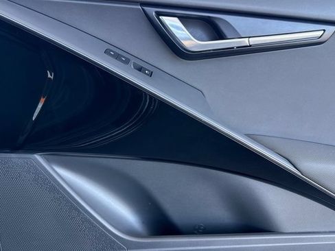 Certified 2024 Kia Niro Wind FWD image 23