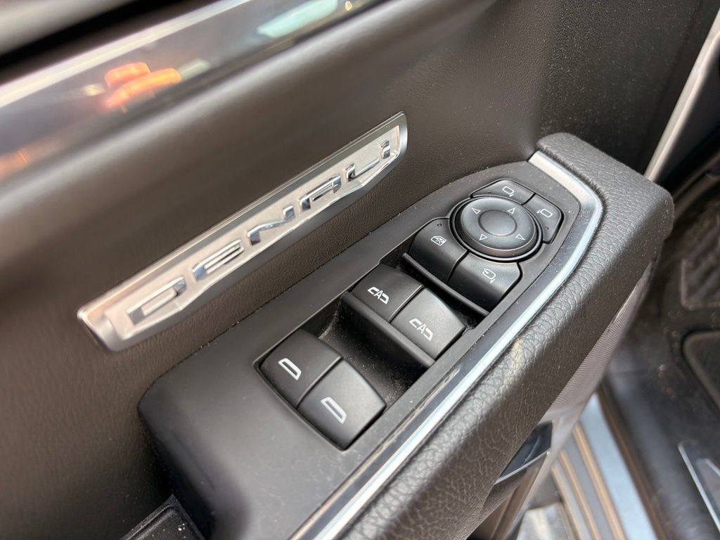 Used 2023 GMC Sierra 1500 Denali AWD/4WD image 12