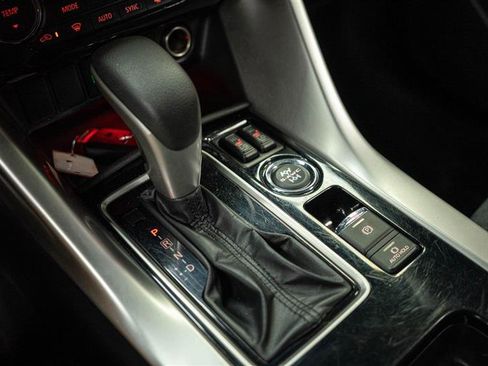 Used 2024 Mitsubishi Eclipse Cross SE image 23