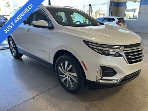 Used 2023 Chevrolet Equinox Premier AWD/4WD image 2