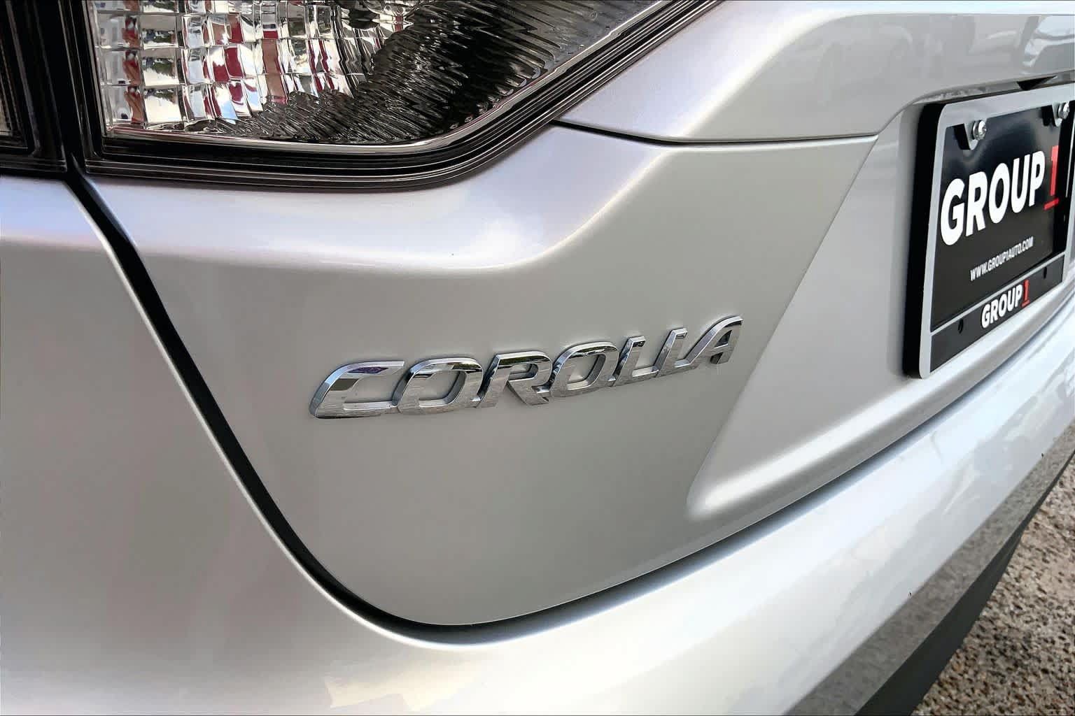 Used 2025 Toyota Corolla LE FWD image 30