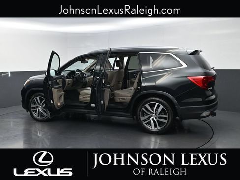 Used 2016 Honda Pilot Touring image 39