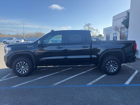 Used 2021 GMC Sierra 1500 AT4 w/ Technology Package image 3