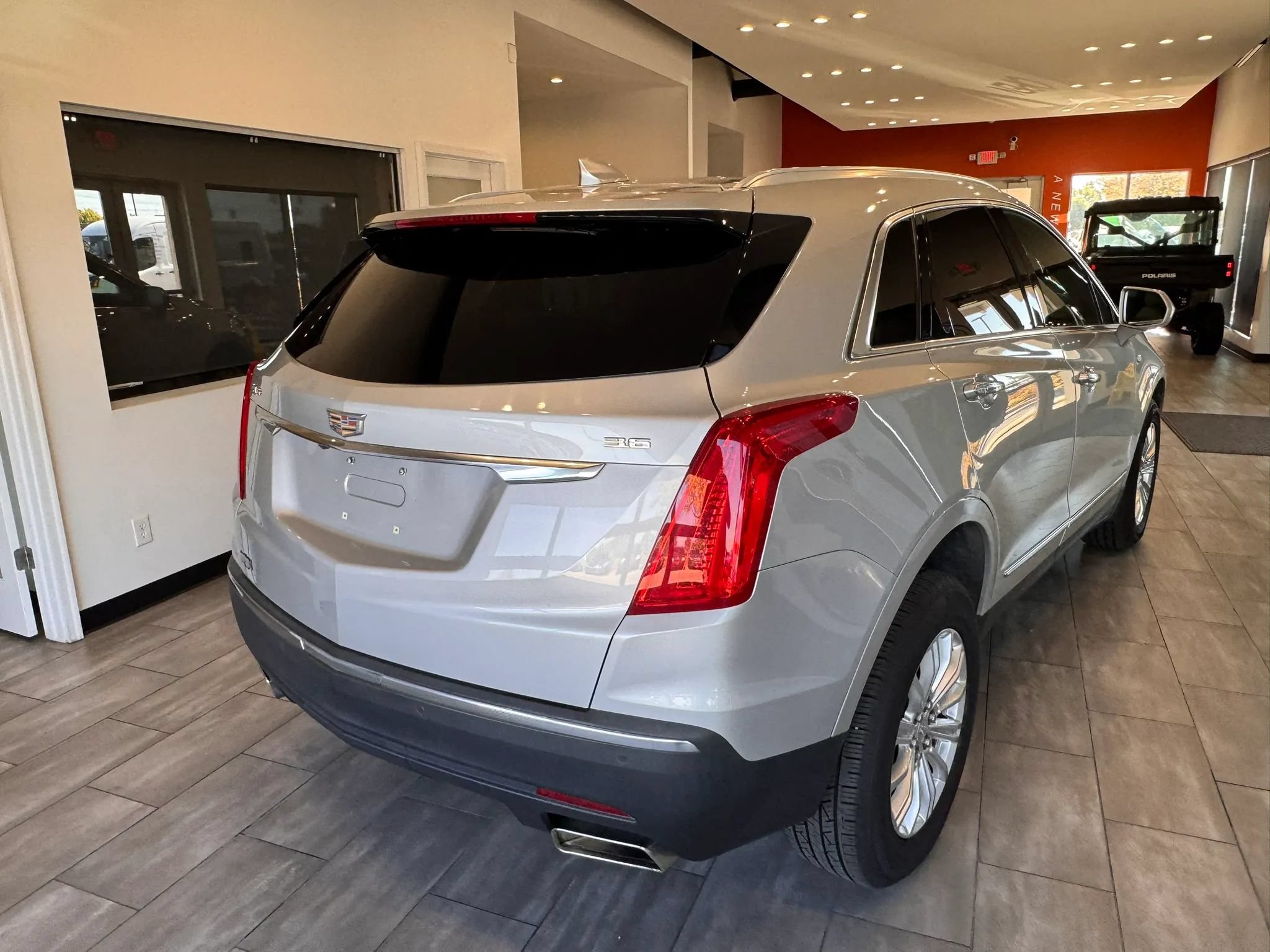 Used 2019 Cadillac XT5 FWD image 16
