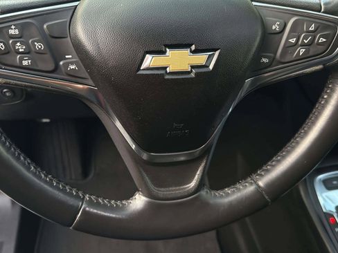 Used 2021 Chevrolet Equinox LT image 32