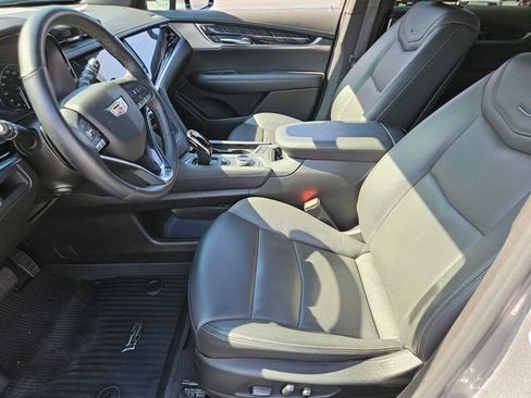 Certified 2025 Cadillac XT6 Premium Luxury image 7