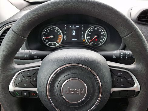 Used 2021 Jeep Renegade Sport image 18