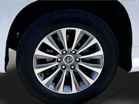 Used 2020 Lexus GX 460 Luxury w/ Accessory Package AWD/4WD image 11