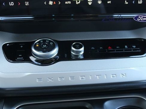 New 2026 Ford Expedition Active image 14