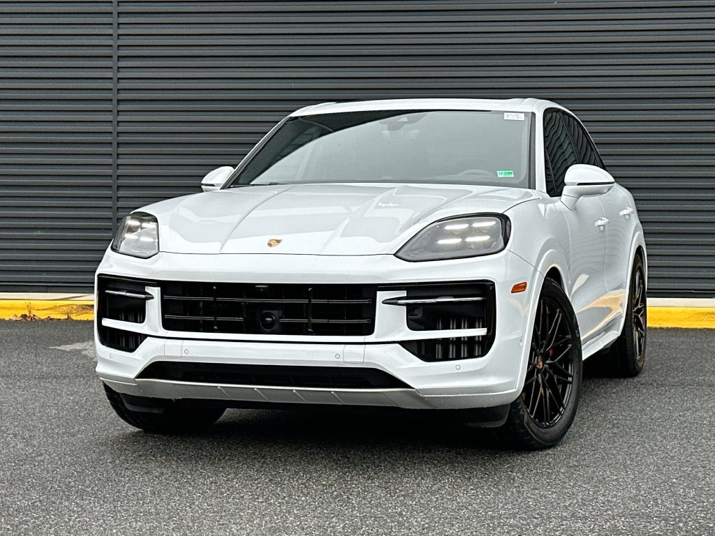 Certified 2025 Porsche Cayenne GTS AWD/4WD image 1