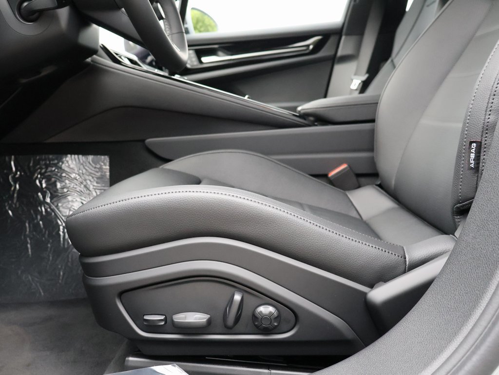 Certified 2025 Porsche Panamera 4 AWD/4WD image 35