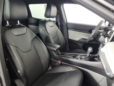 Used 2023 Jeep Compass Limited image 31