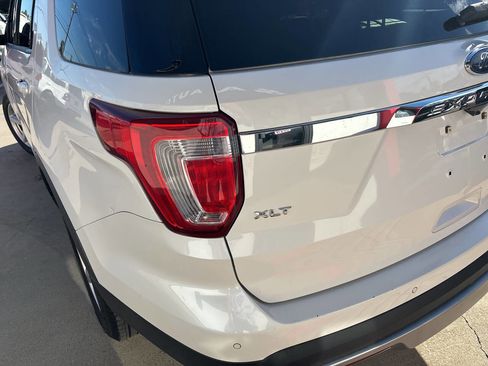 Used 2016 Ford Explorer XLT w/ Equipment Group 202A image 12