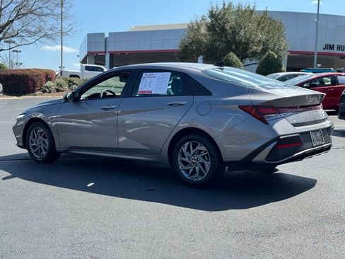 Used 2024 Hyundai Elantra SEL image 10