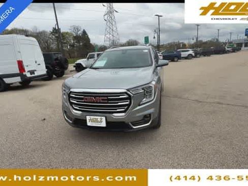 Certified 2024 GMC Terrain SLT AWD/4WD image 3
