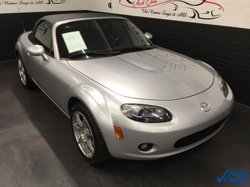 Used 2006 MAZDA MX-5 Miata Touring image 13