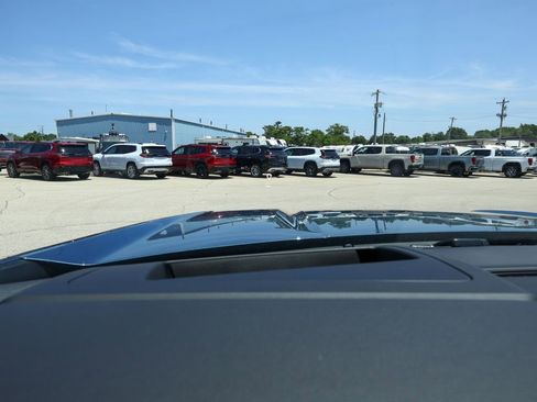 New 2026 GMC Yukon Denali Ultimate w/ LPO, Floor Liner Package AWD/4WD image 26