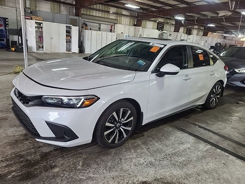 Used 2024 Honda Civic EX-L image 7