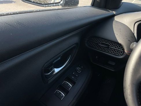 Certified 2025 Honda HR-V Sport image 22