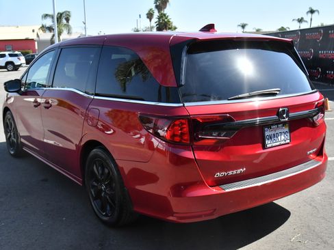 Used 2024 Honda Odyssey Sport image 6