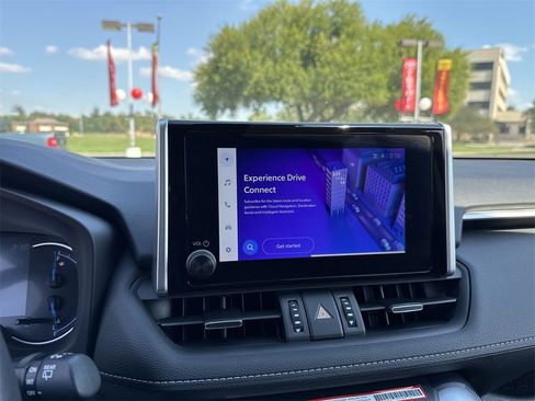 Used 2025 Toyota RAV4 XLE Premium image 27