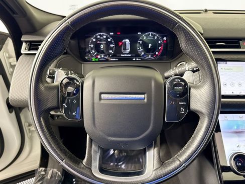 Used 2019 Land Rover Range Rover Velar R-Dynamic SE image 11