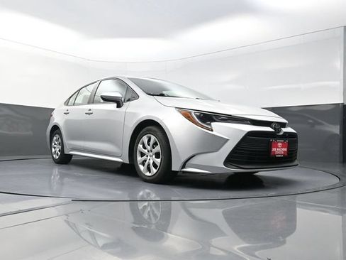 Used 2024 Toyota Corolla LE FWD image 30