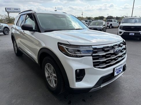 New 2026 Ford Explorer Active w/ Active Comfort Package image 5