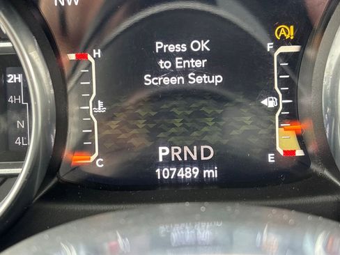 Used 2018 Jeep Wrangler Unlimited Sahara image 14